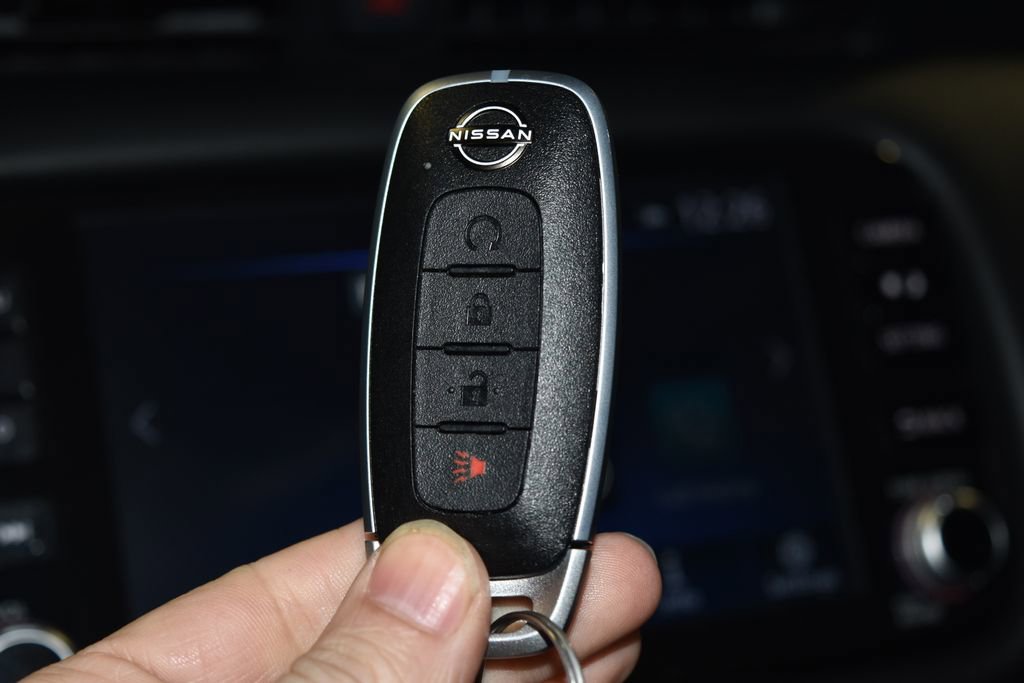 Used 2024 Nissan Kicks SR w/ SR Premium Package image 16