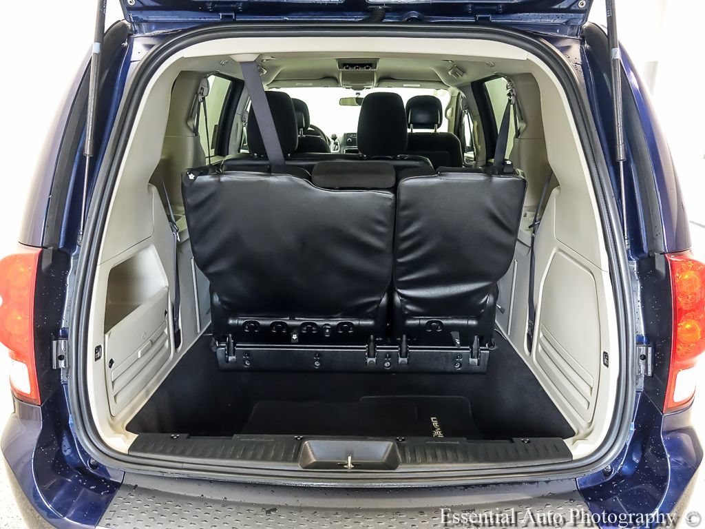 Used 2017 Dodge Grand Caravan SE FWD image 19
