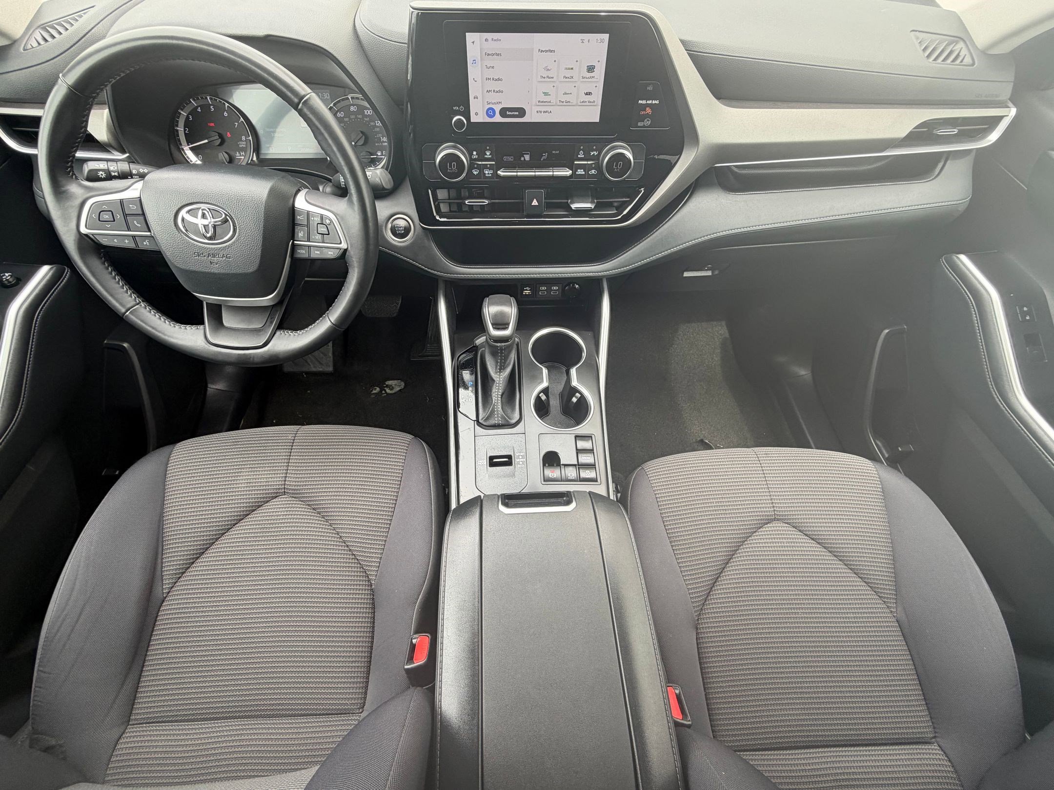 Used 2025 Toyota Highlander LE image 15