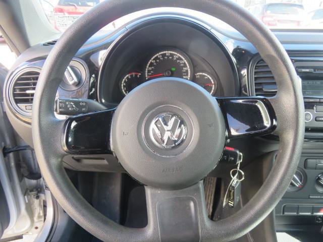 Used 2013 Volkswagen Beetle 2.5 image 16
