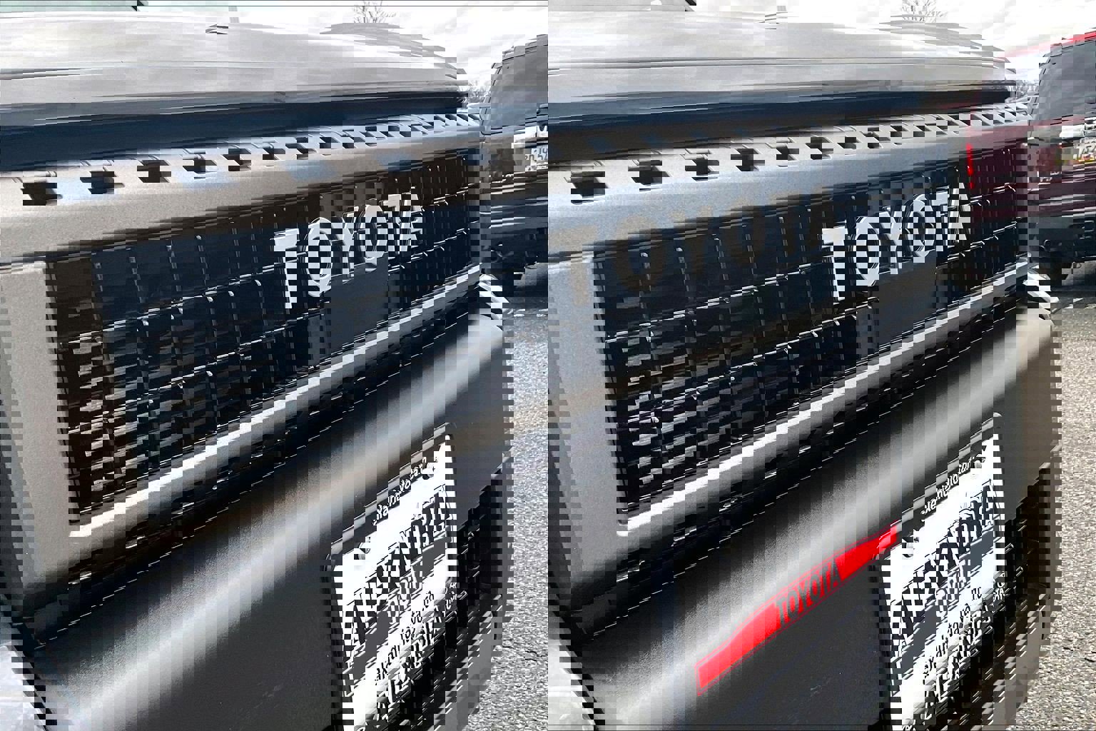 Used 2025 Toyota Land Cruiser image 29