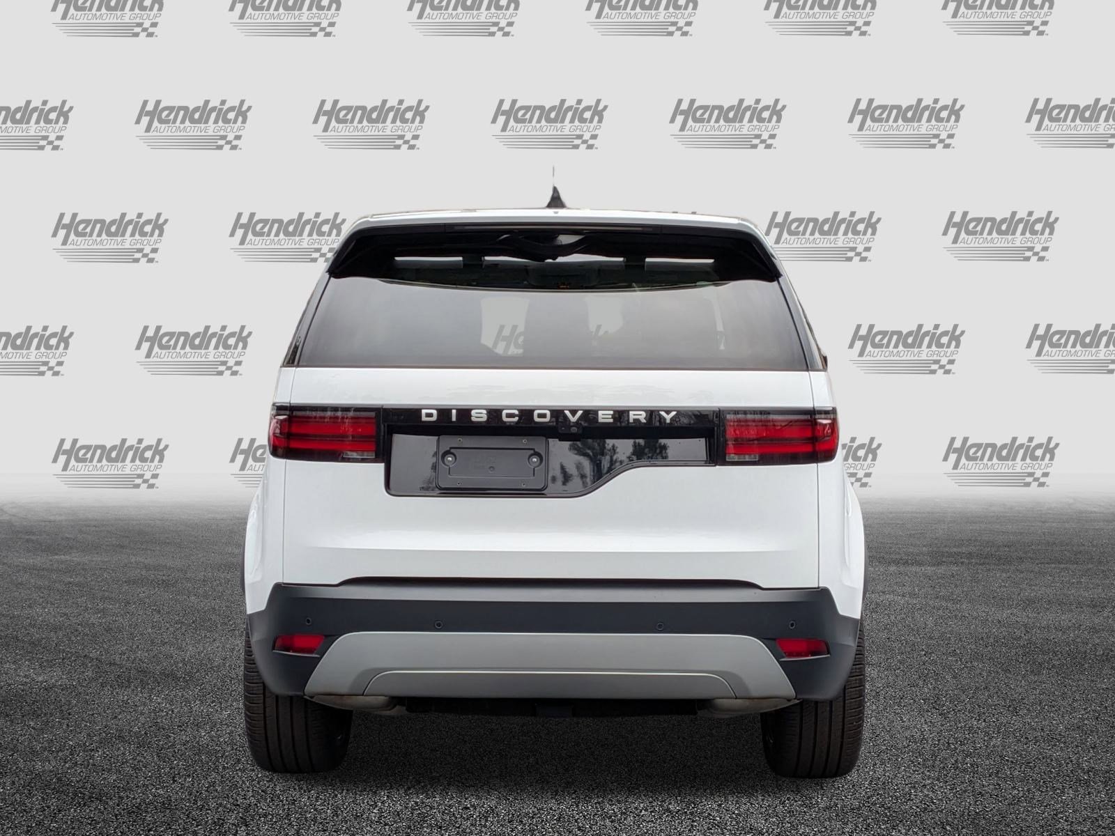 Used 2024 Land Rover Discovery S image 9