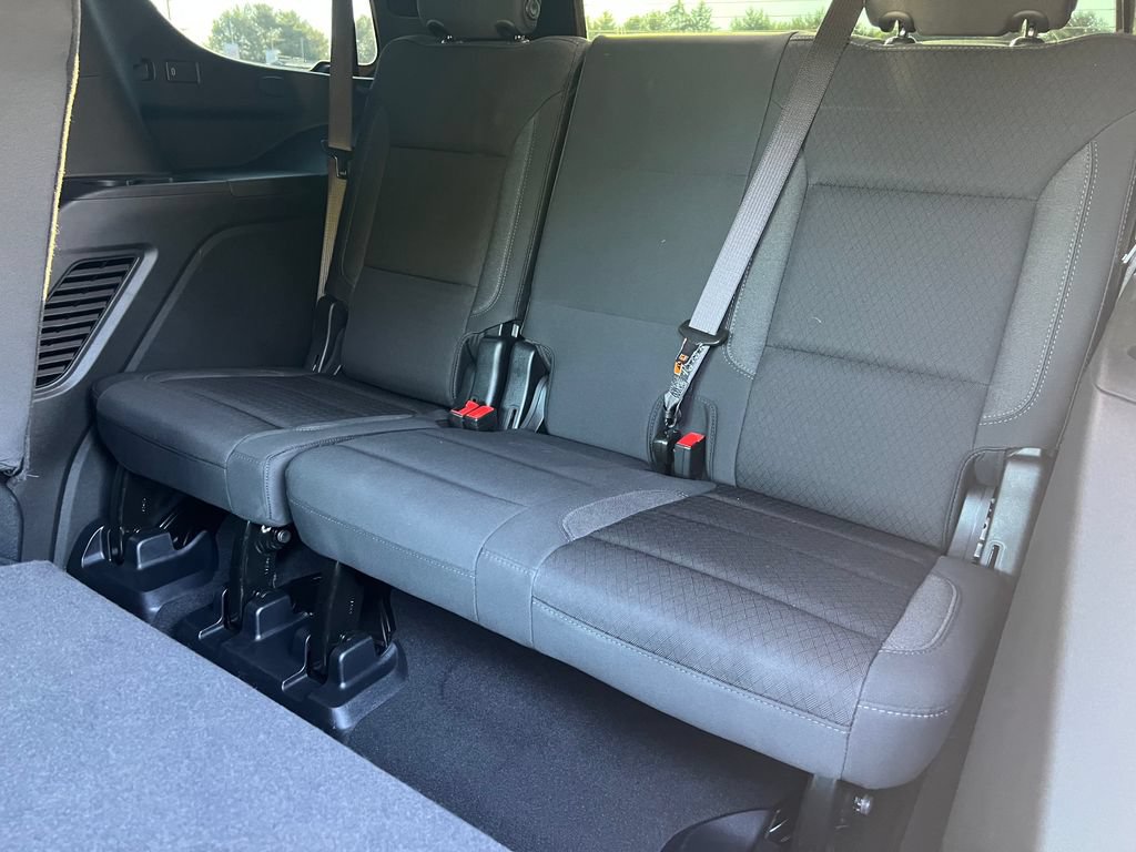 Used 2025 Chevrolet Tahoe LS AWD/4WD image 17