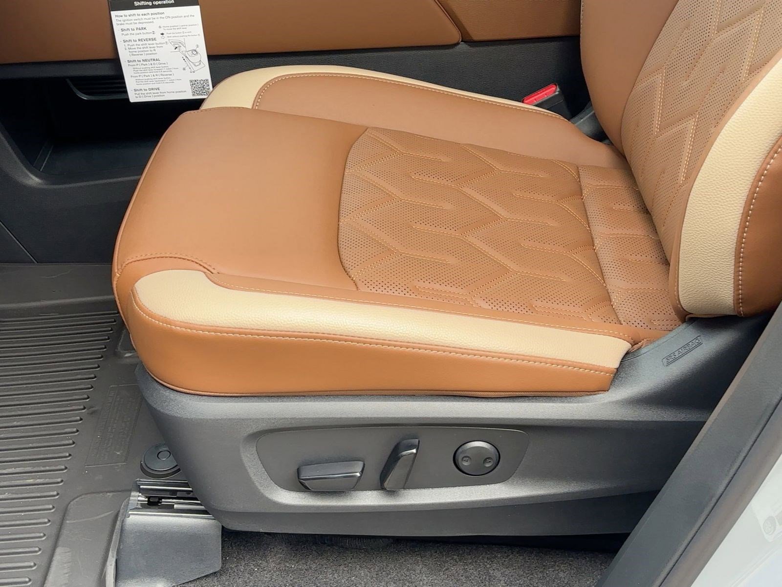 New 2026 Nissan Pathfinder Platinum image 14