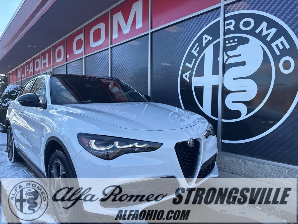 New 2025 Alfa Romeo Stelvio Sprint
