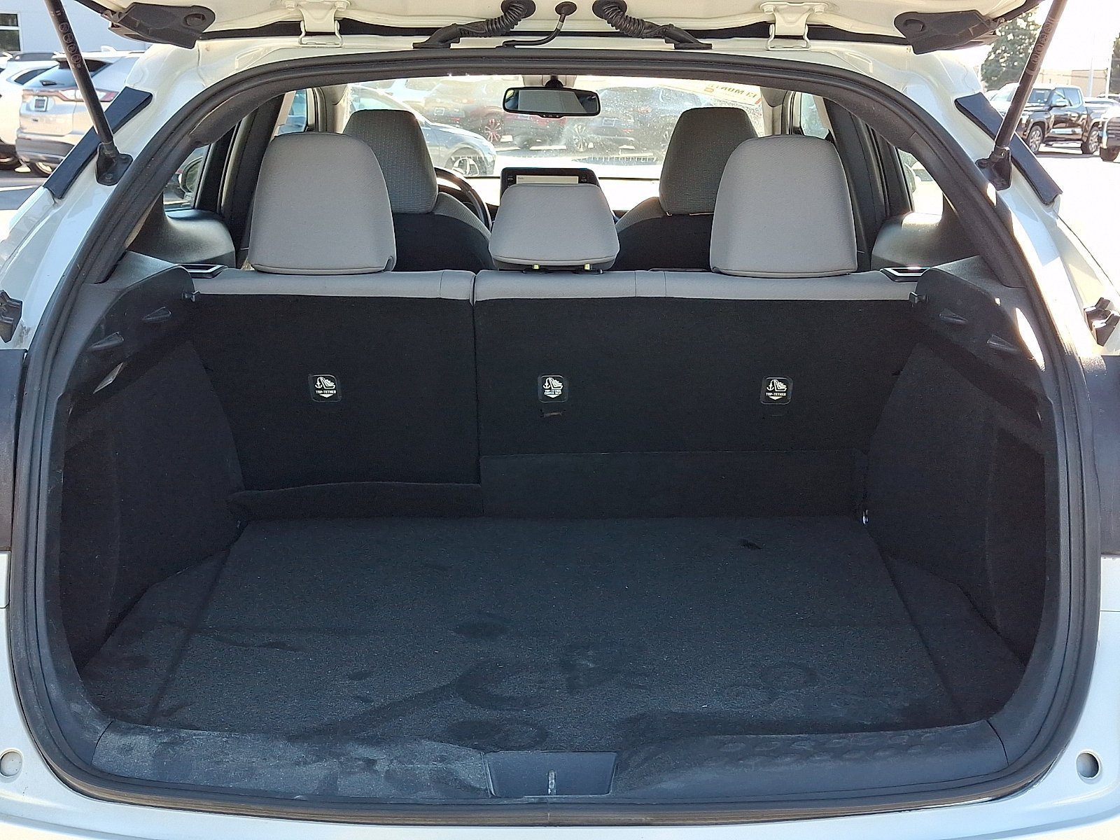 Used 2019 Toyota C-HR XLE FWD image 29