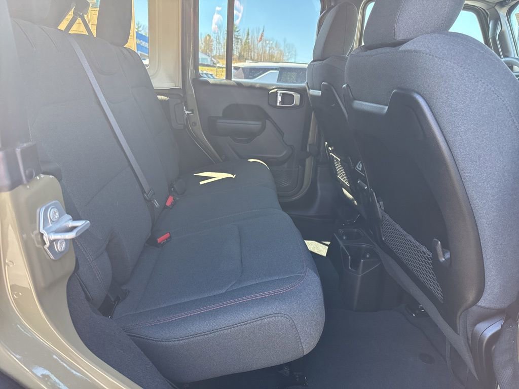 Used 2025 Jeep Wrangler Unlimited Rubicon image 33