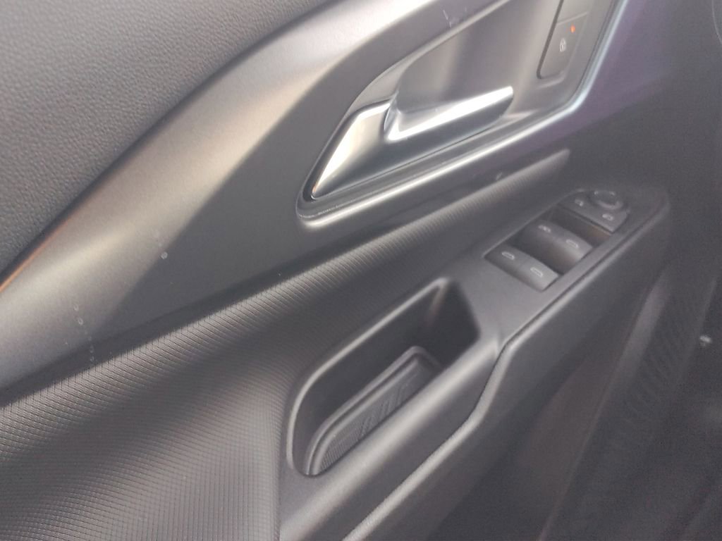 New 2026 Chevrolet Equinox EV LT image 10