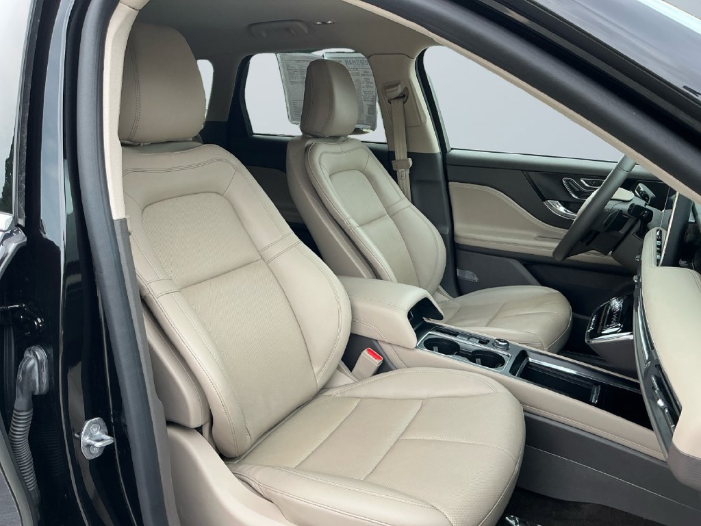 Used 2023 Lincoln Corsair Reserve AWD/4WD image 16