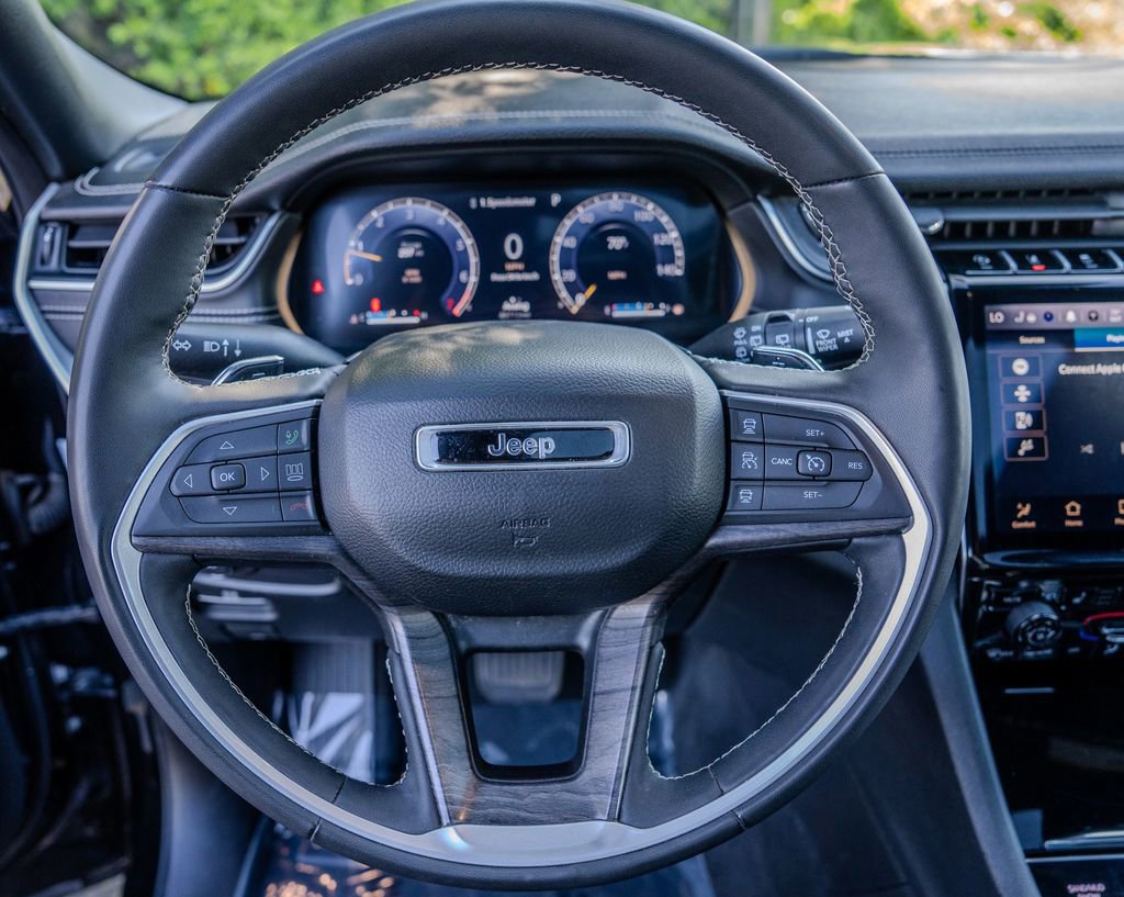 Used 2024 Jeep Grand Cherokee L Limited w/ Luxury Tech Group II image 5