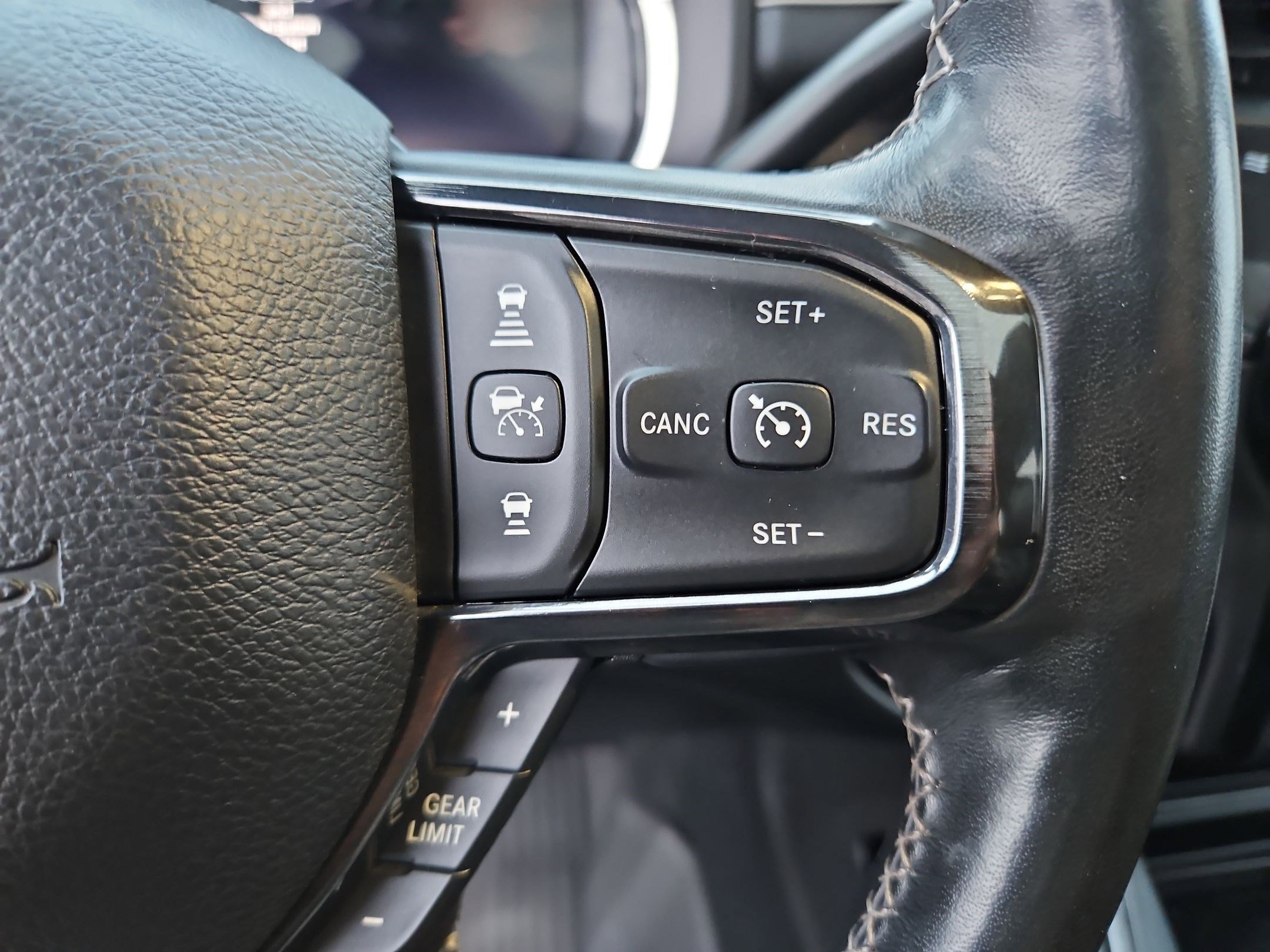 Used 2023 RAM 3500 Limited image 22