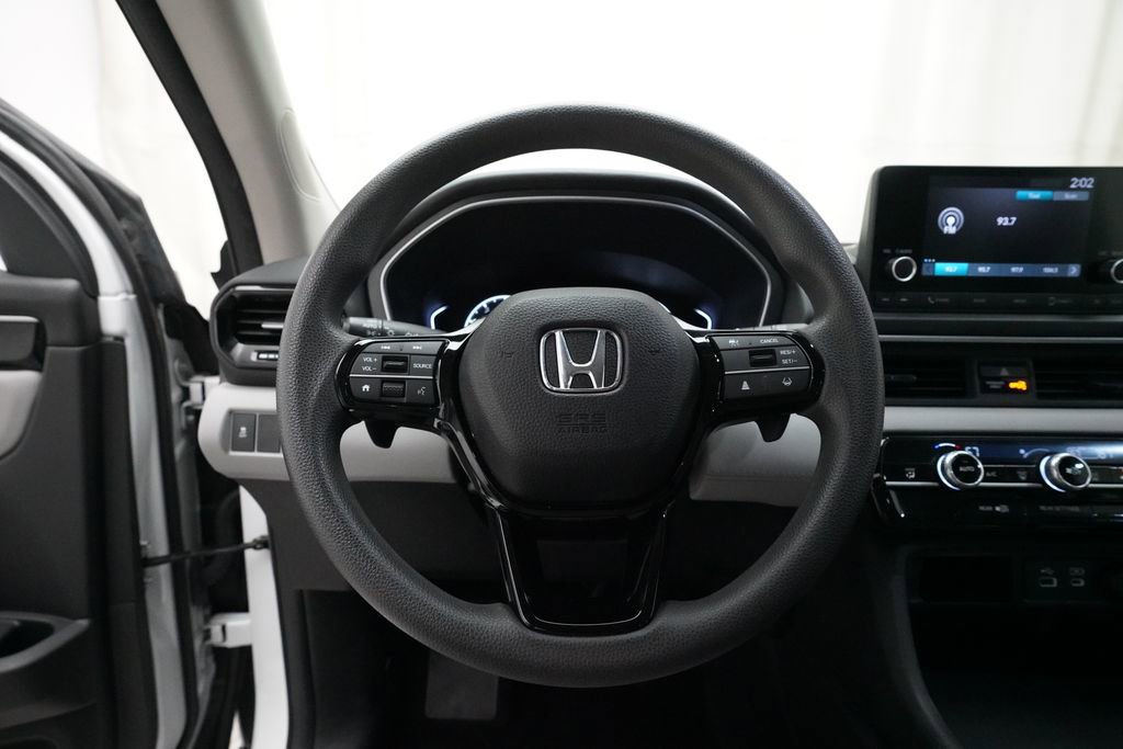 Certified 2023 Honda Pilot LX image 4