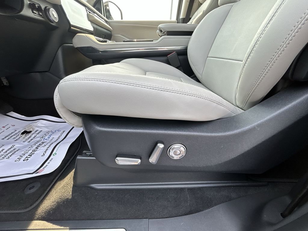New 2026 Lincoln Navigator L Reserve AWD/4WD image 18