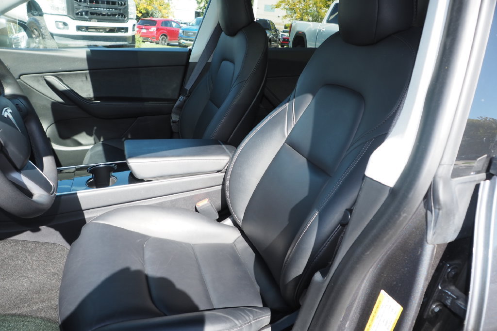 Used 2021 Tesla Model Y Long Range AWD/4WD image 13