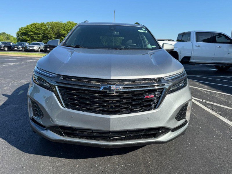 Used 2023 Chevrolet Equinox RS w/ LPO, Floor Liner Package FWD image 9