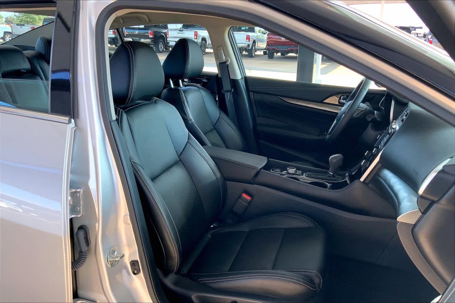 Used 2022 Nissan Maxima SV w/ Floor Mat Group FWD image 8