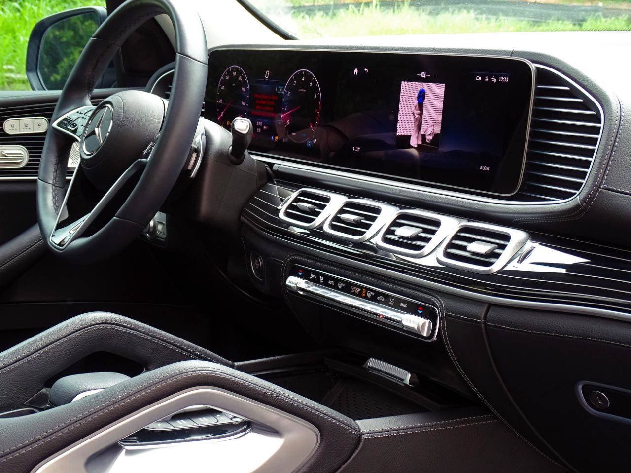 Used 2024 Mercedes-Benz GLE 350 4MATIC w/ 3rd Row Seat Package image 41