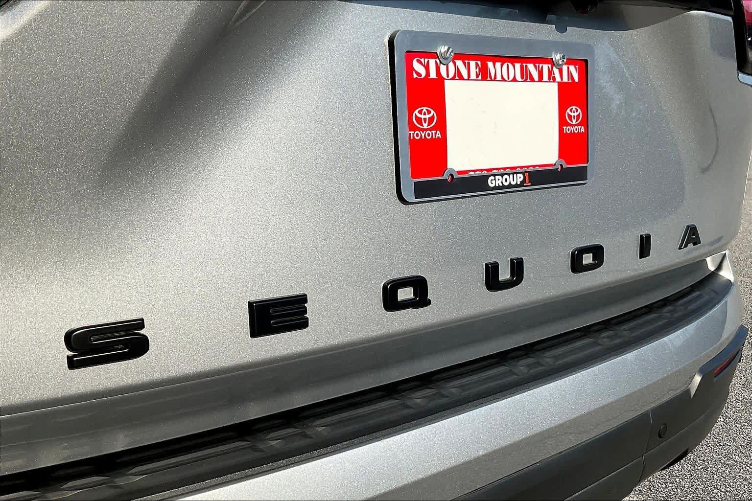 Used 2024 Toyota Sequoia SR5 w/ SR5 Premium Package AWD/4WD image 31