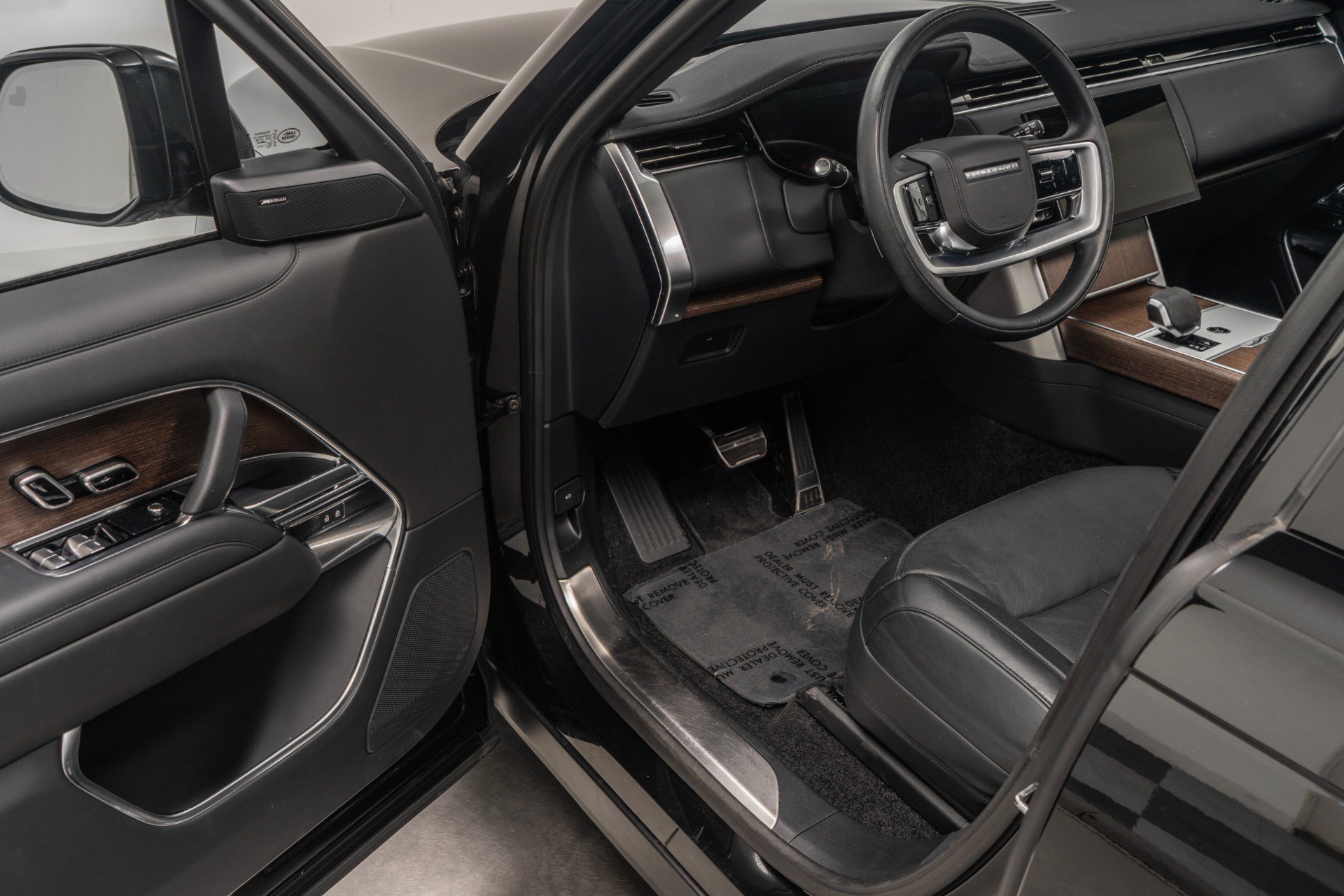 Used 2024 Land Rover Range Rover SE AWD/4WD image 21