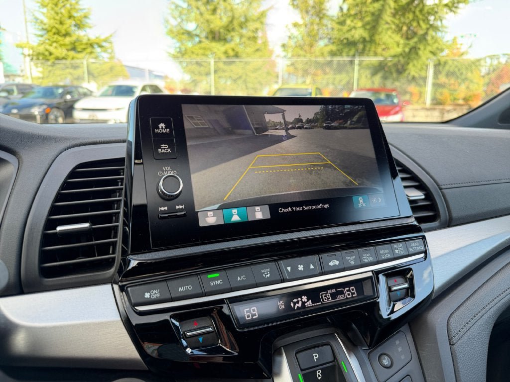 Used 2025 Honda Odyssey Sport-L image 17