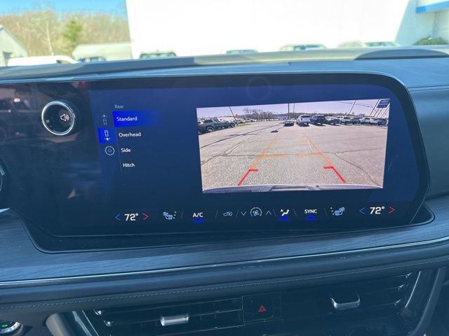 Used 2025 Chevrolet Suburban Z71 AWD/4WD image 2