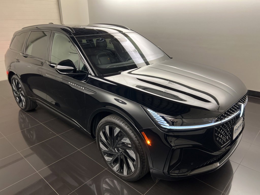 Used 2025 Lincoln Nautilus Reserve