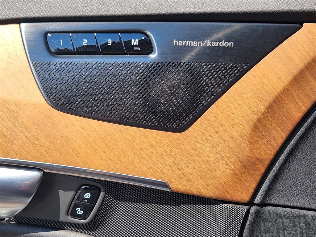 Used 2023 Volvo XC90 T8 Plus w/ Protection Package Premier image 5