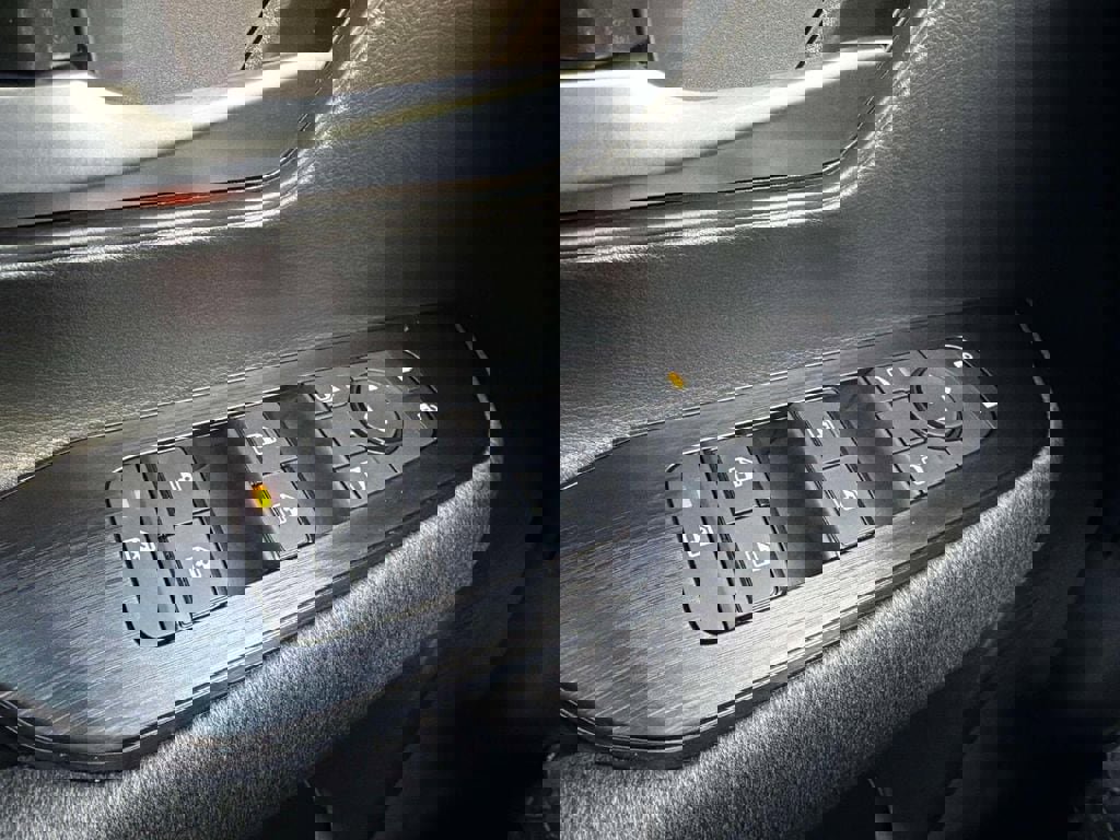 New 2026 Nissan Kicks SV w/ SV Premium Package image 12