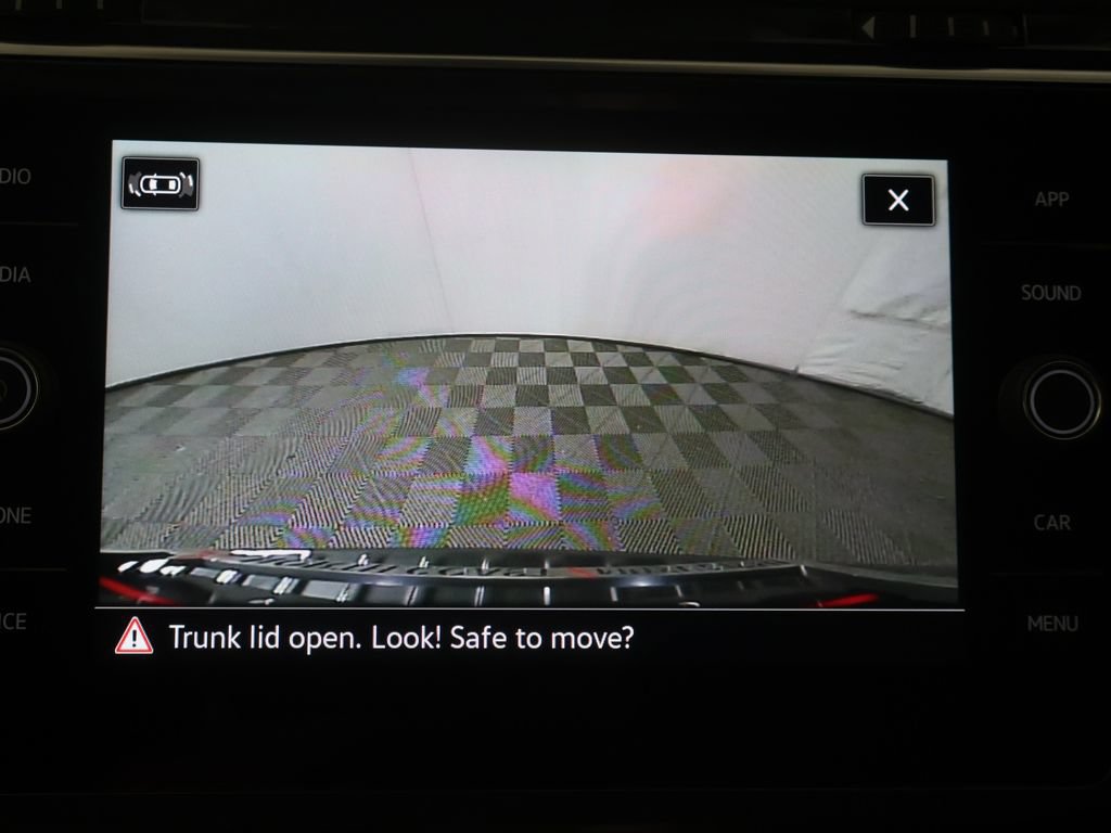 Used 2023 Volkswagen Tiguan SE w/ Panoramic Sunroof Package FWD image 45