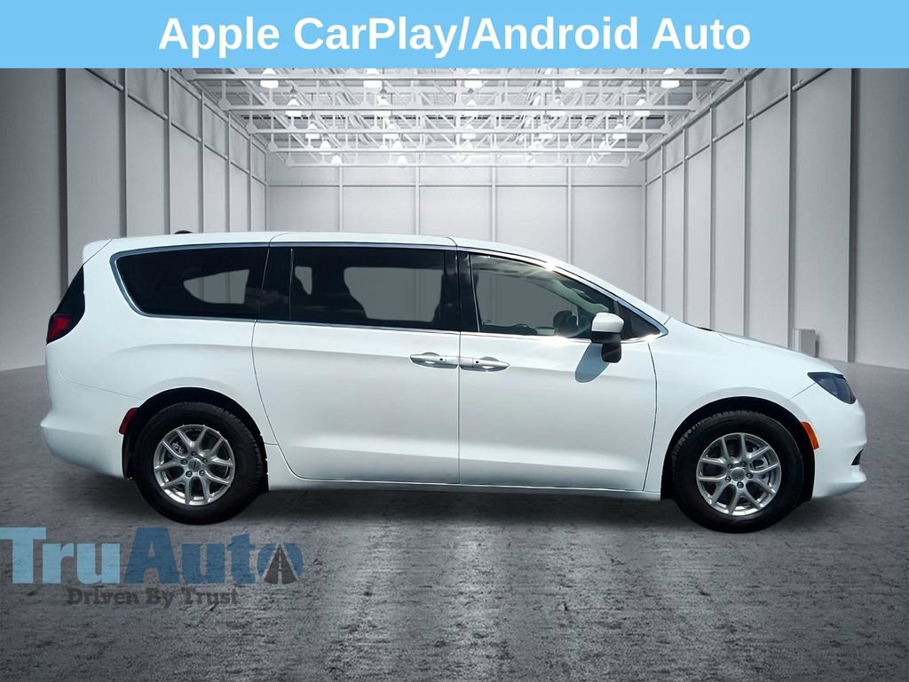 Used 2023 Chrysler Voyager LX FWD image 9