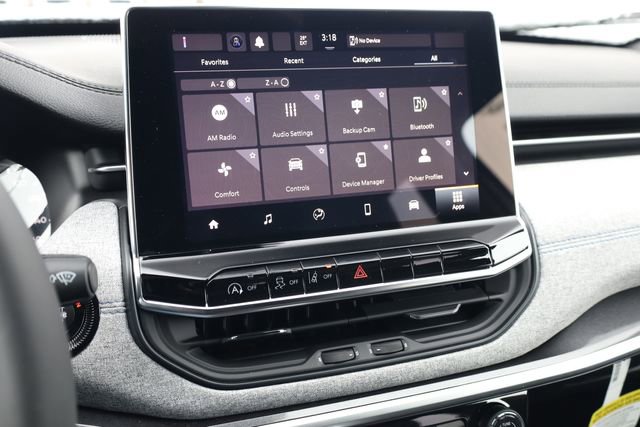 Used 2024 Jeep Compass Latitude image 21