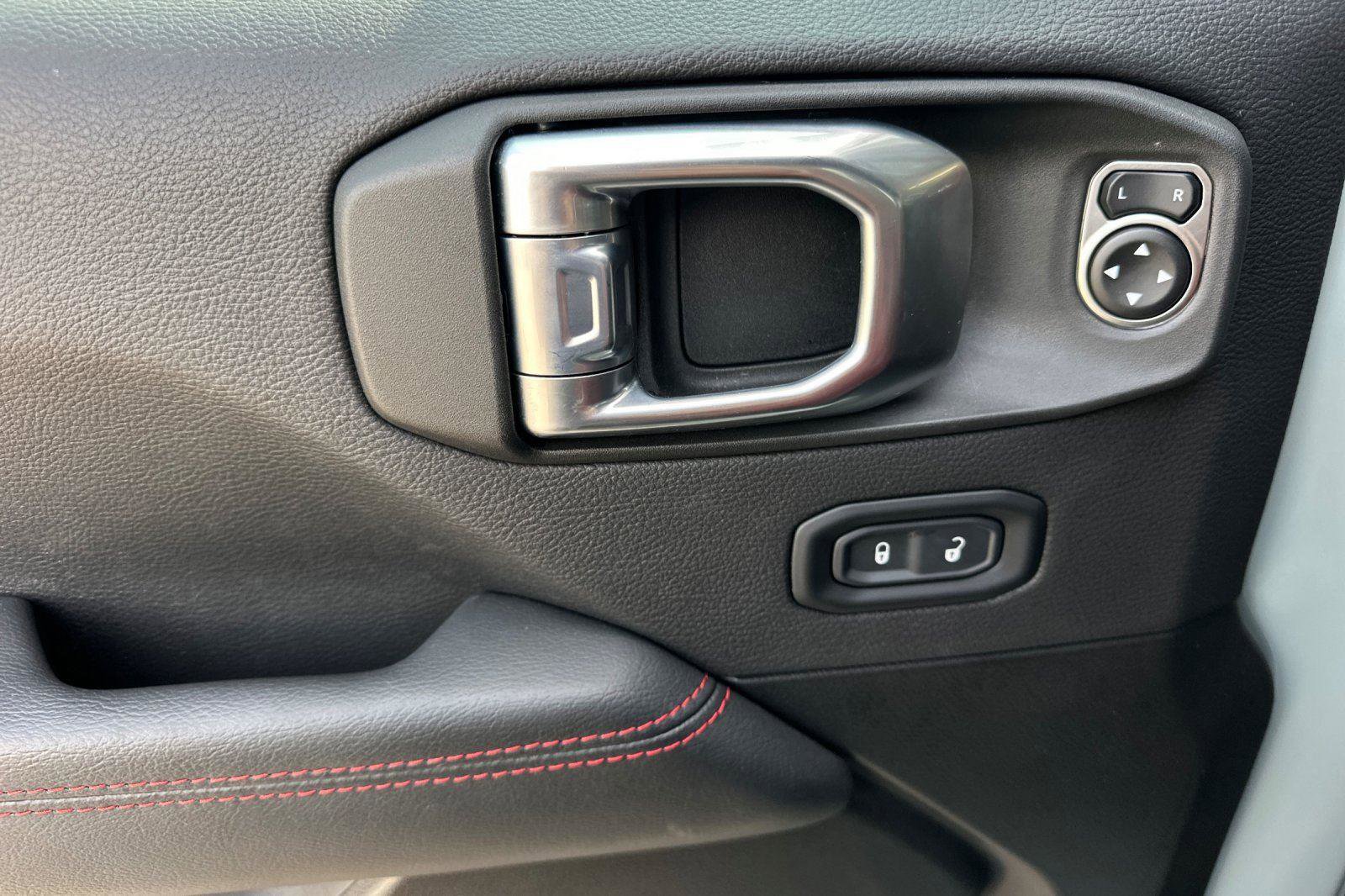 Used 2023 Jeep Wrangler Unlimited Rubicon 4xe image 10