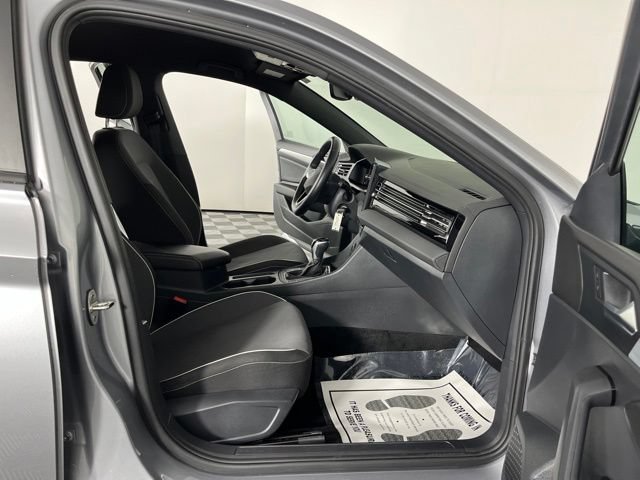 Used 2025 Volkswagen Jetta Sport FWD image 36