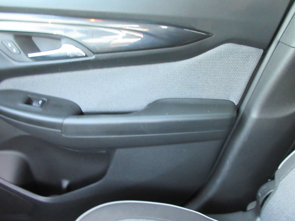 Certified 2025 Chevrolet TrailBlazer LT FWD image 32