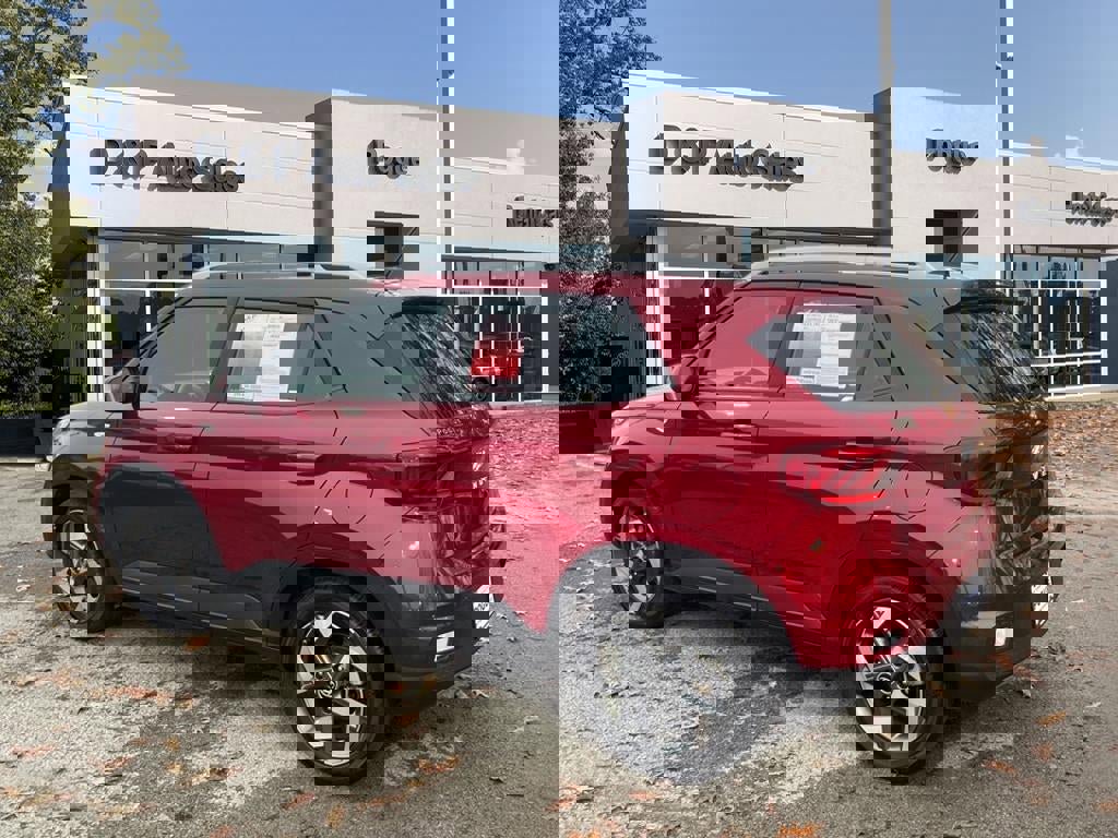 Used 2024 Hyundai Venue SEL image 3