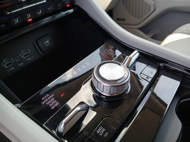 Used 2022 Jeep Grand Cherokee Summit AWD/4WD image 22