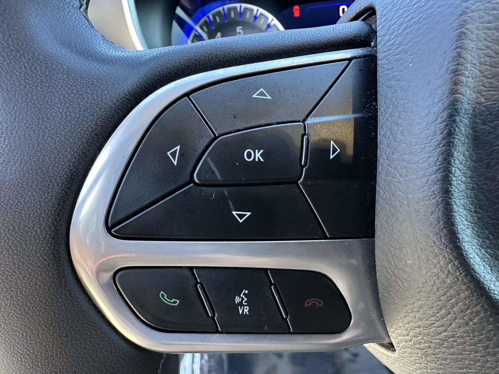 Used 2024 Chrysler Pacifica Touring-L FWD image 20