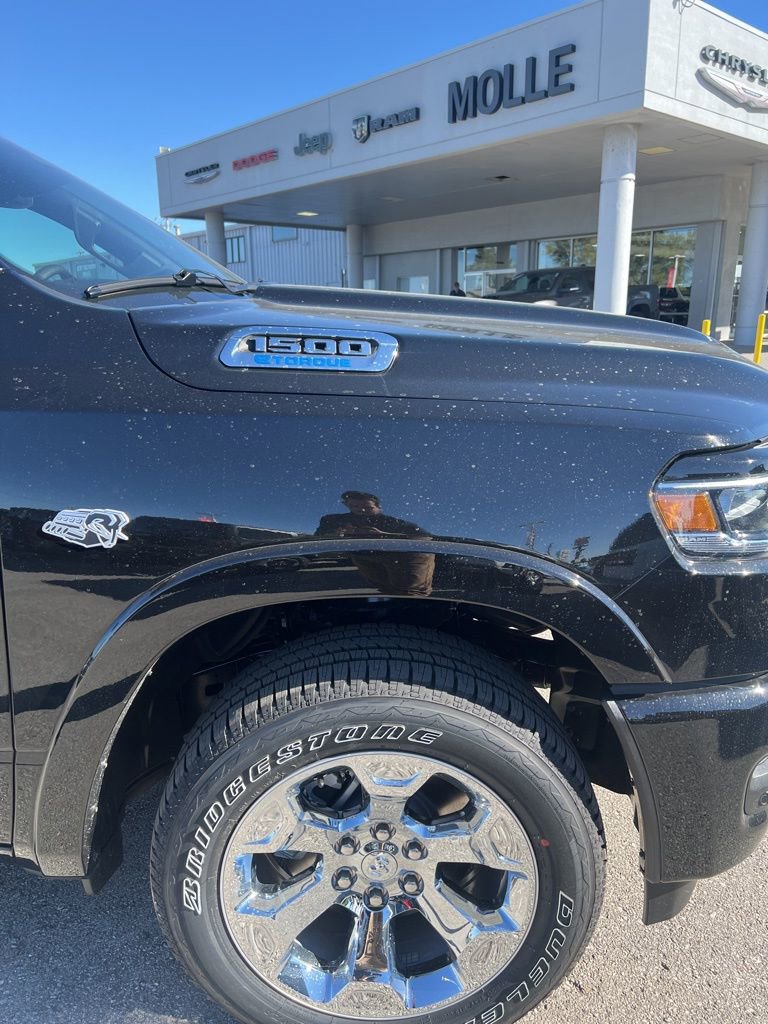 New 2026 RAM 1500 4x4 Crew Cab image 2