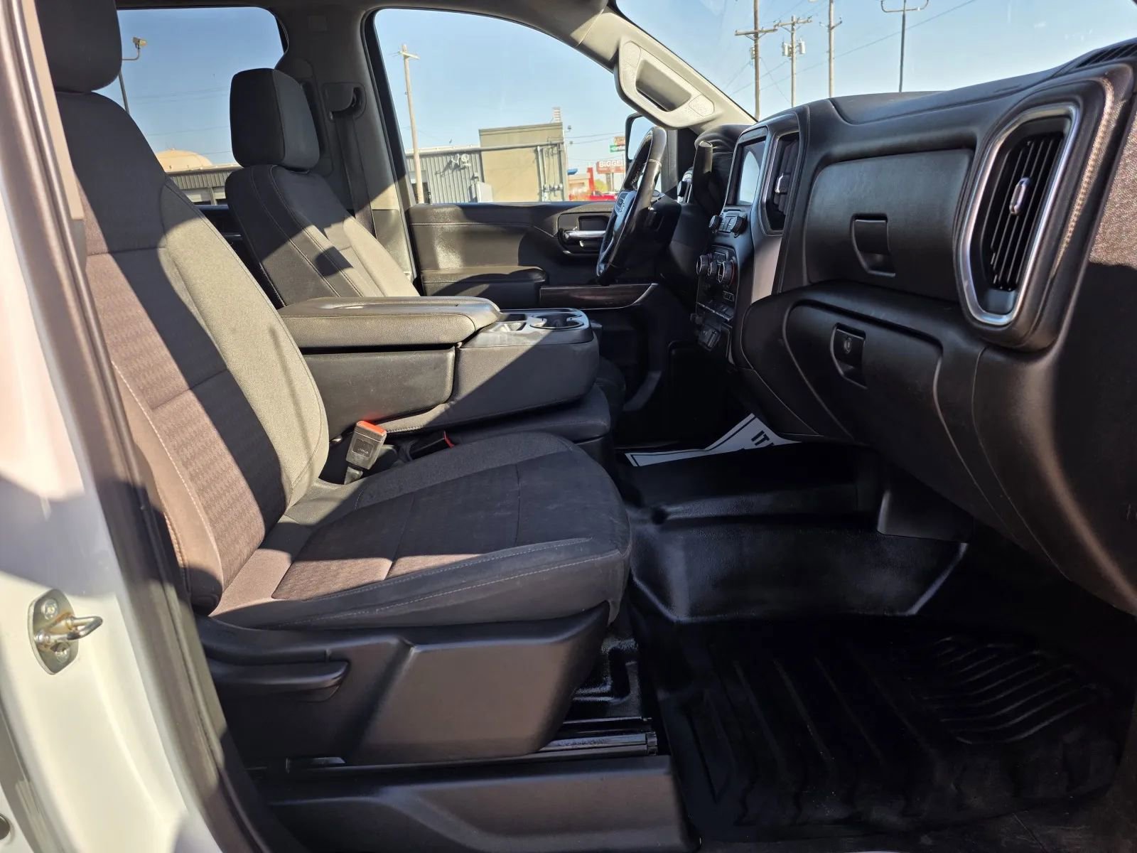 Used 2022 Chevrolet Silverado 2500 LT w/ Convenience Package image 17