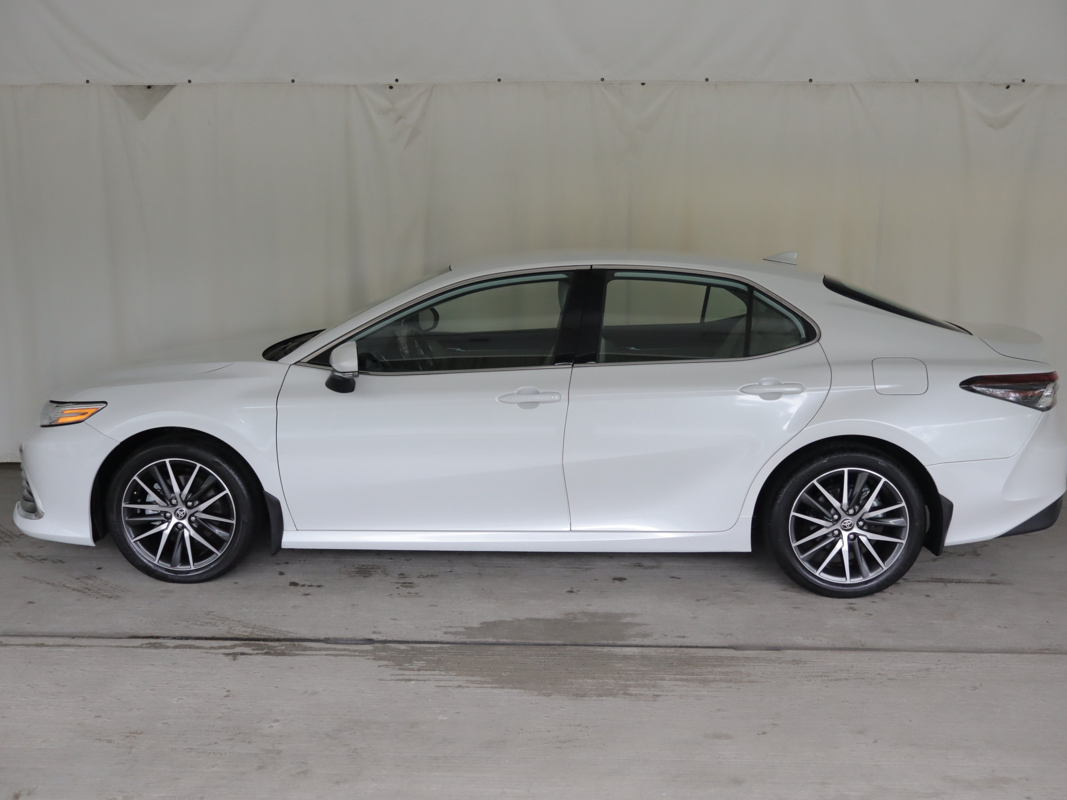 Used 2023 Toyota Camry XLE AWD/4WD image 23