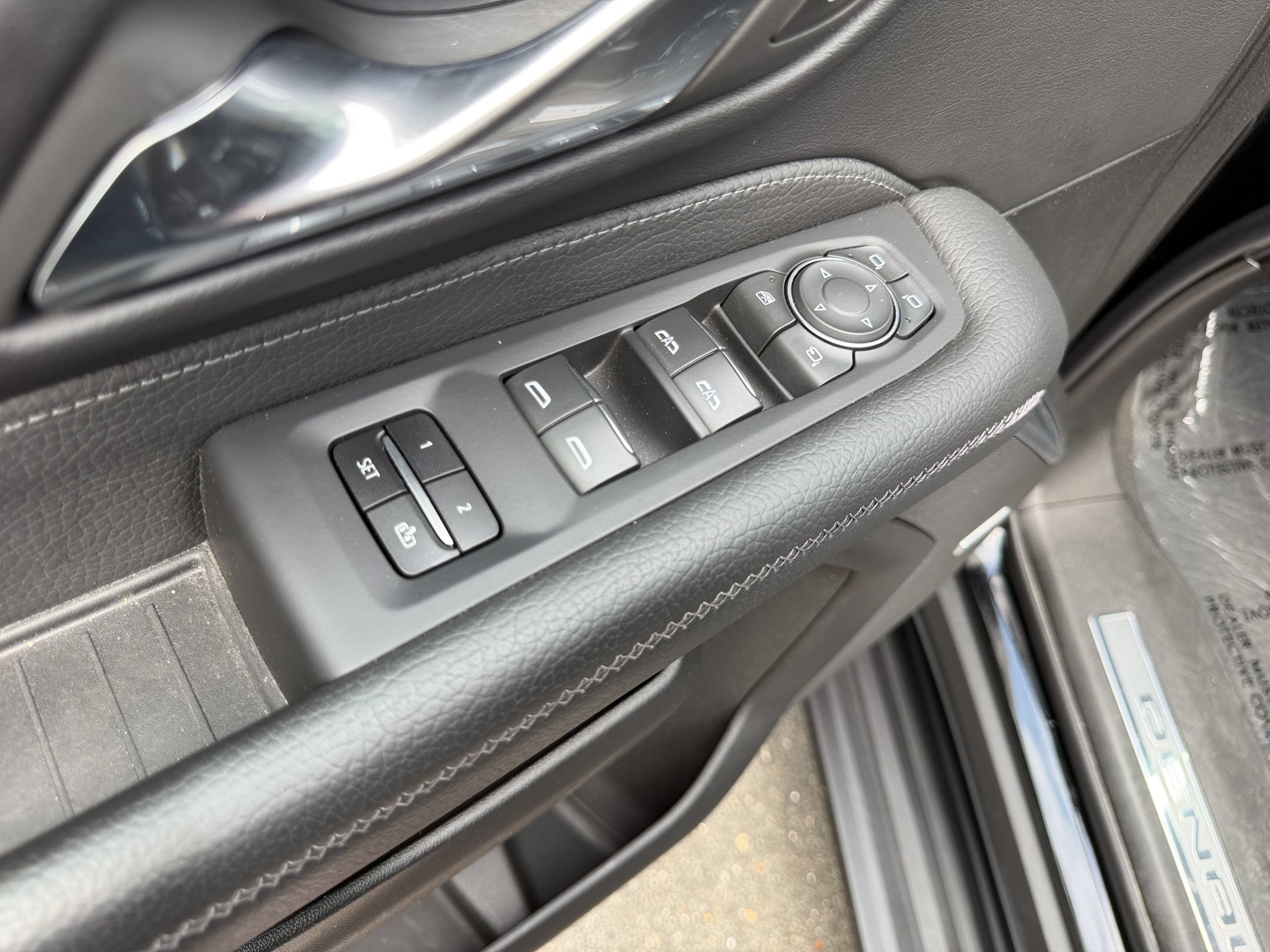 Used 2024 GMC Yukon Denali AWD/4WD image 15