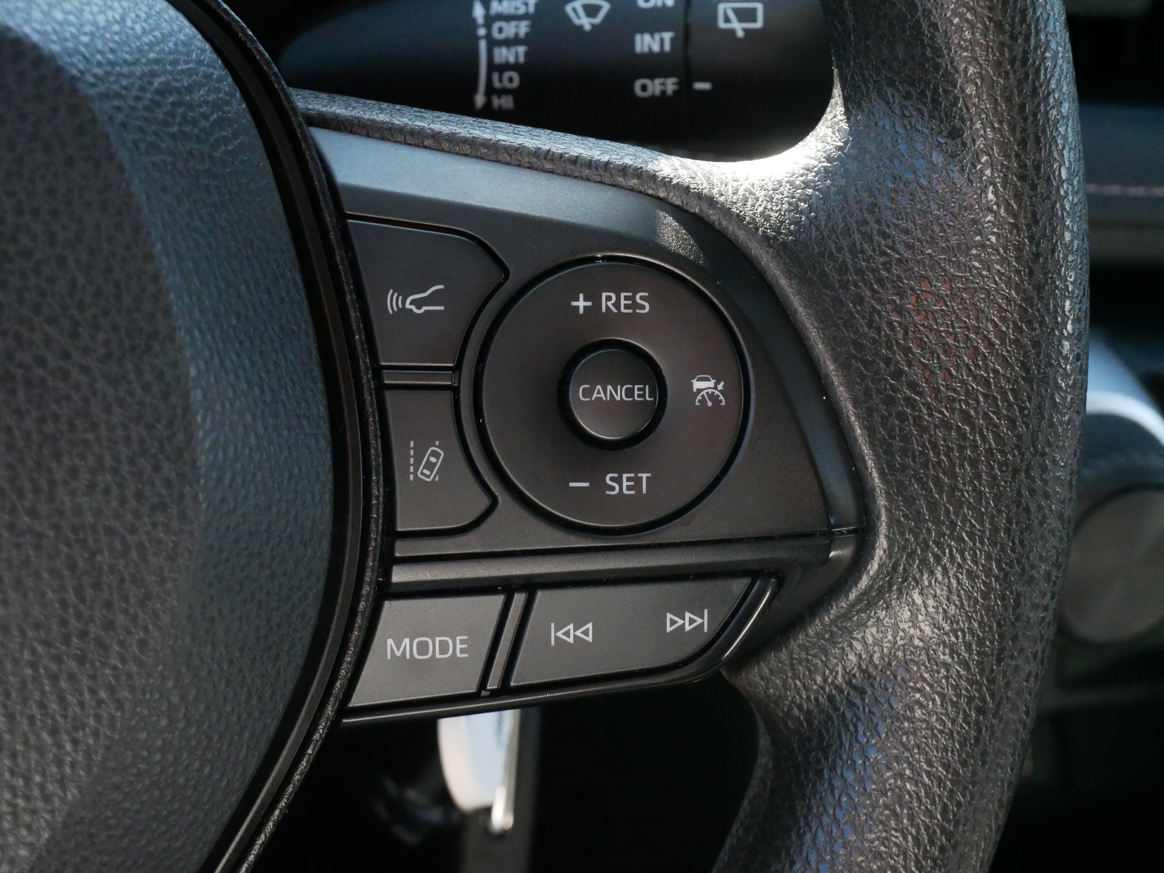 Certified 2025 Toyota RAV4 LE AWD/4WD image 25