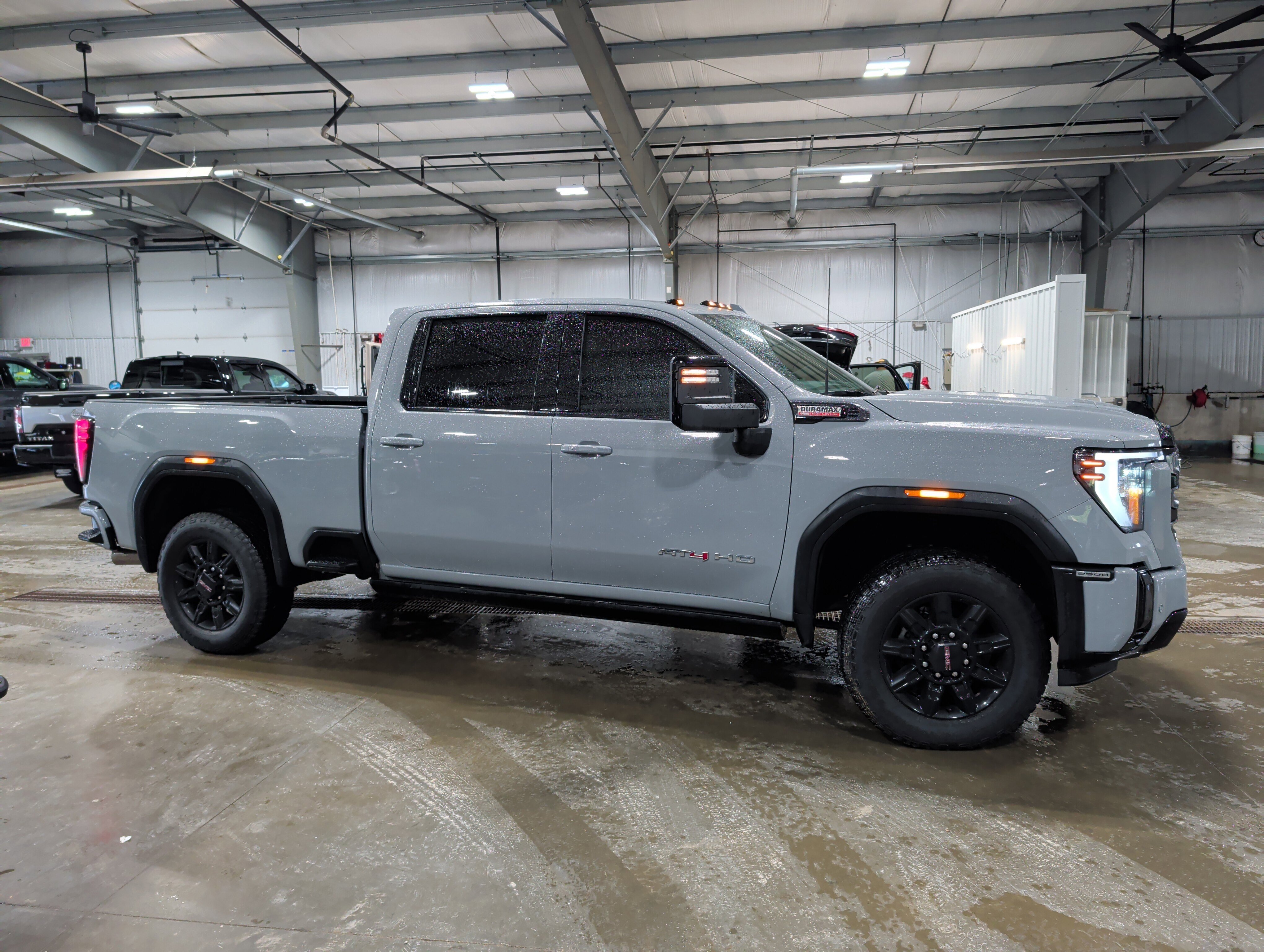 Used 2025 GMC Sierra 2500 AT4 w/ AT4 Premium Plus Package AWD/4WD image 2