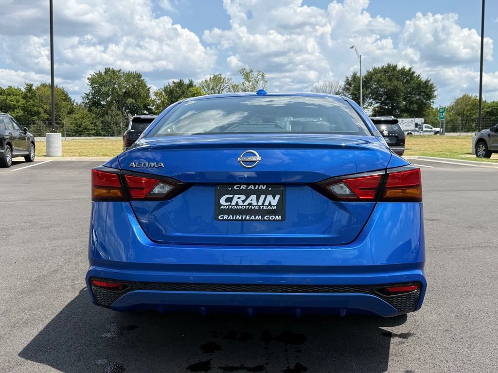 Used 2025 Nissan Altima 2.5 SV FWD image 6