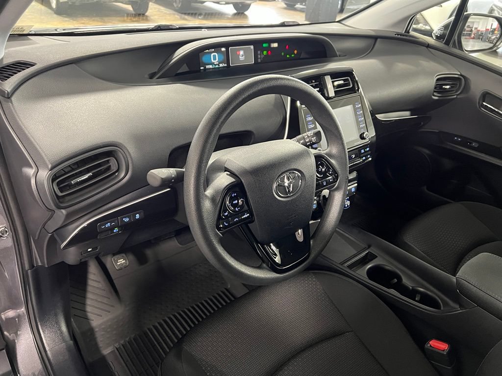 Certified 2022 Toyota Prius LE FWD image 12