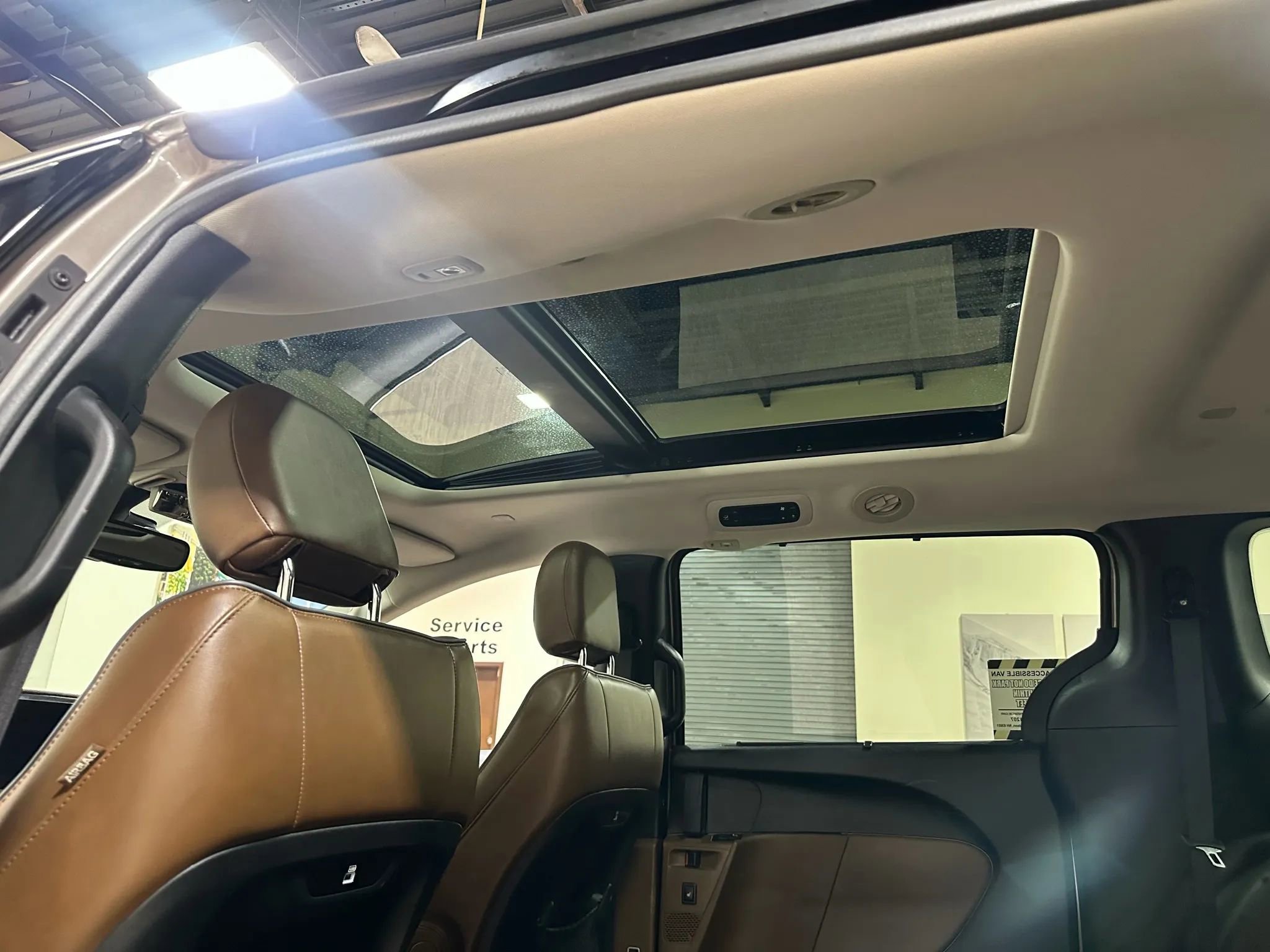 Used 2017 Chrysler Pacifica Limited w/ Advanced Safetytec Group image 25