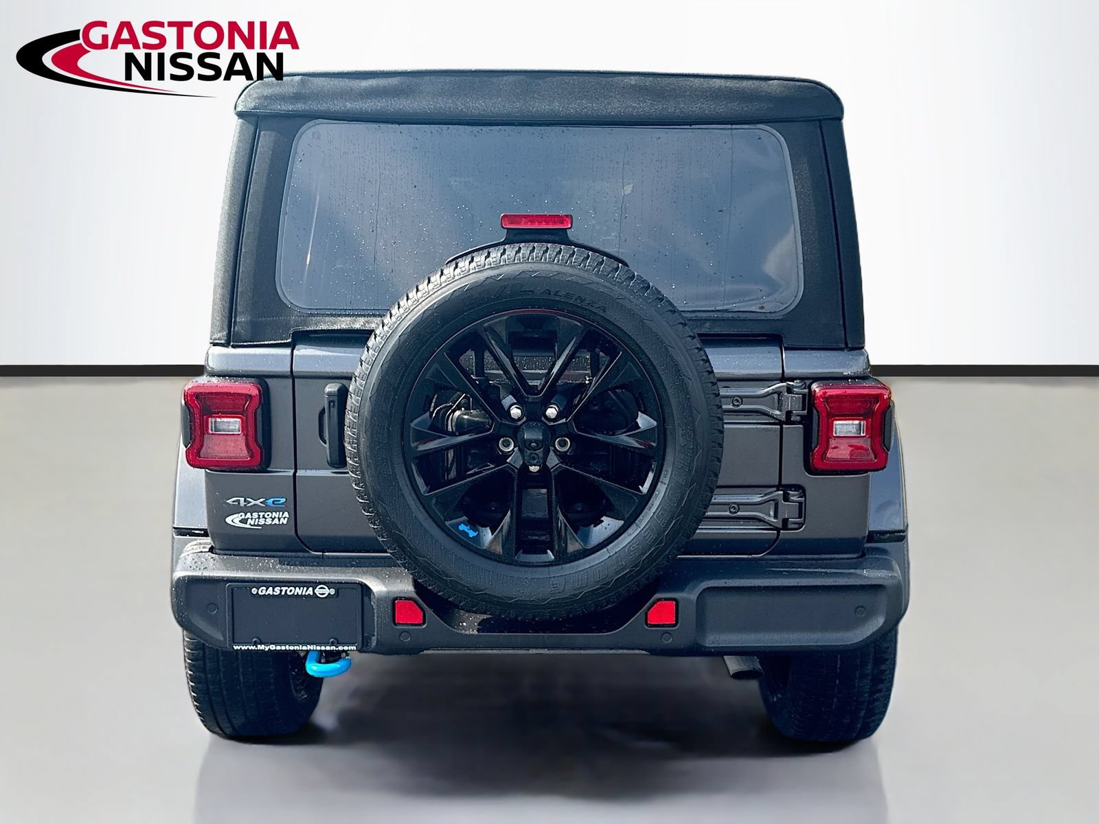 Used 2022 Jeep Wrangler Unlimited Sahara w/ Cold Weather Group AWD/4WD image 7