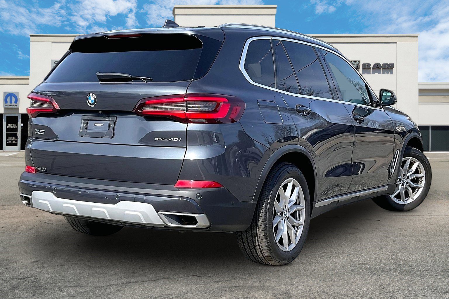 Used 2021 BMW X5 xDrive40i w/ Premium Package image 2