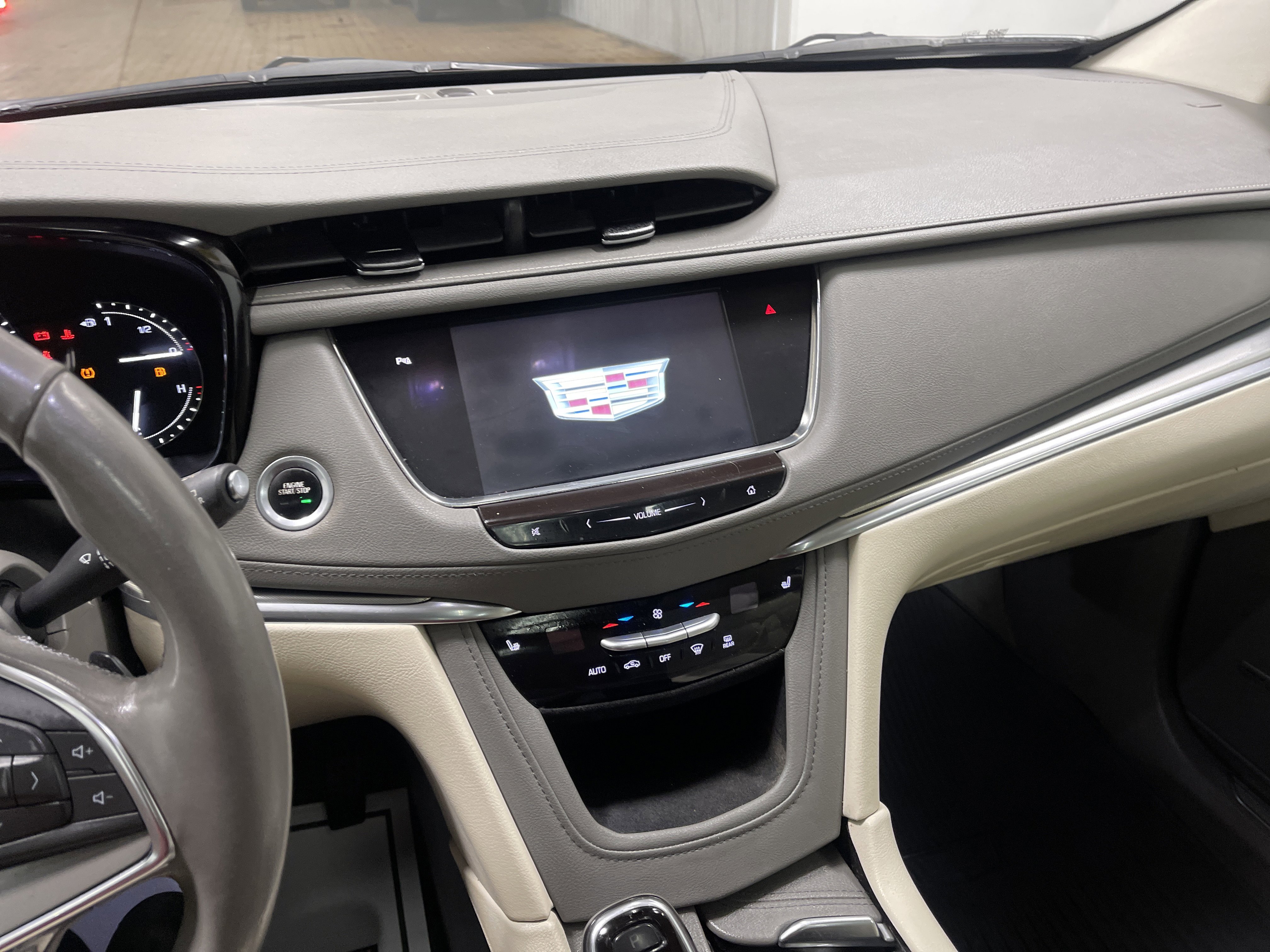 Used 2019 Cadillac XT5 Luxury AWD/4WD image 30