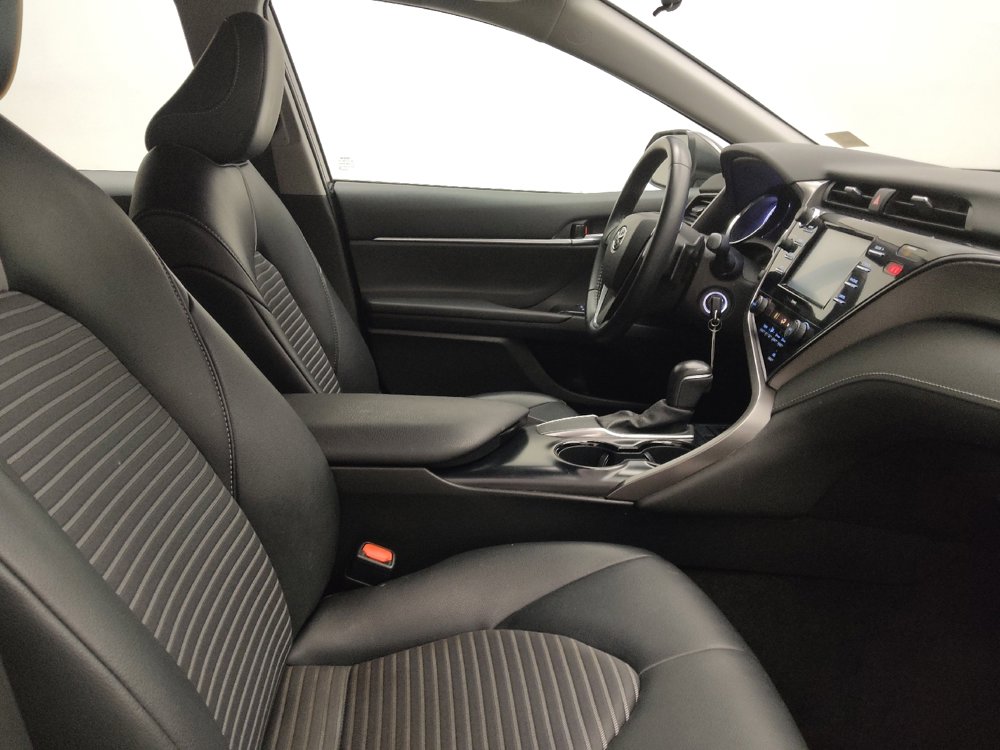 Used 2020 Toyota Camry SE image 23